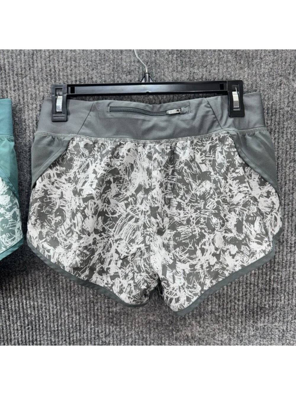 Lot Of 2 Under Armour Shorts Women Small Speedpocket Run Heatgear Fitted Lined - Picture 4 of 14